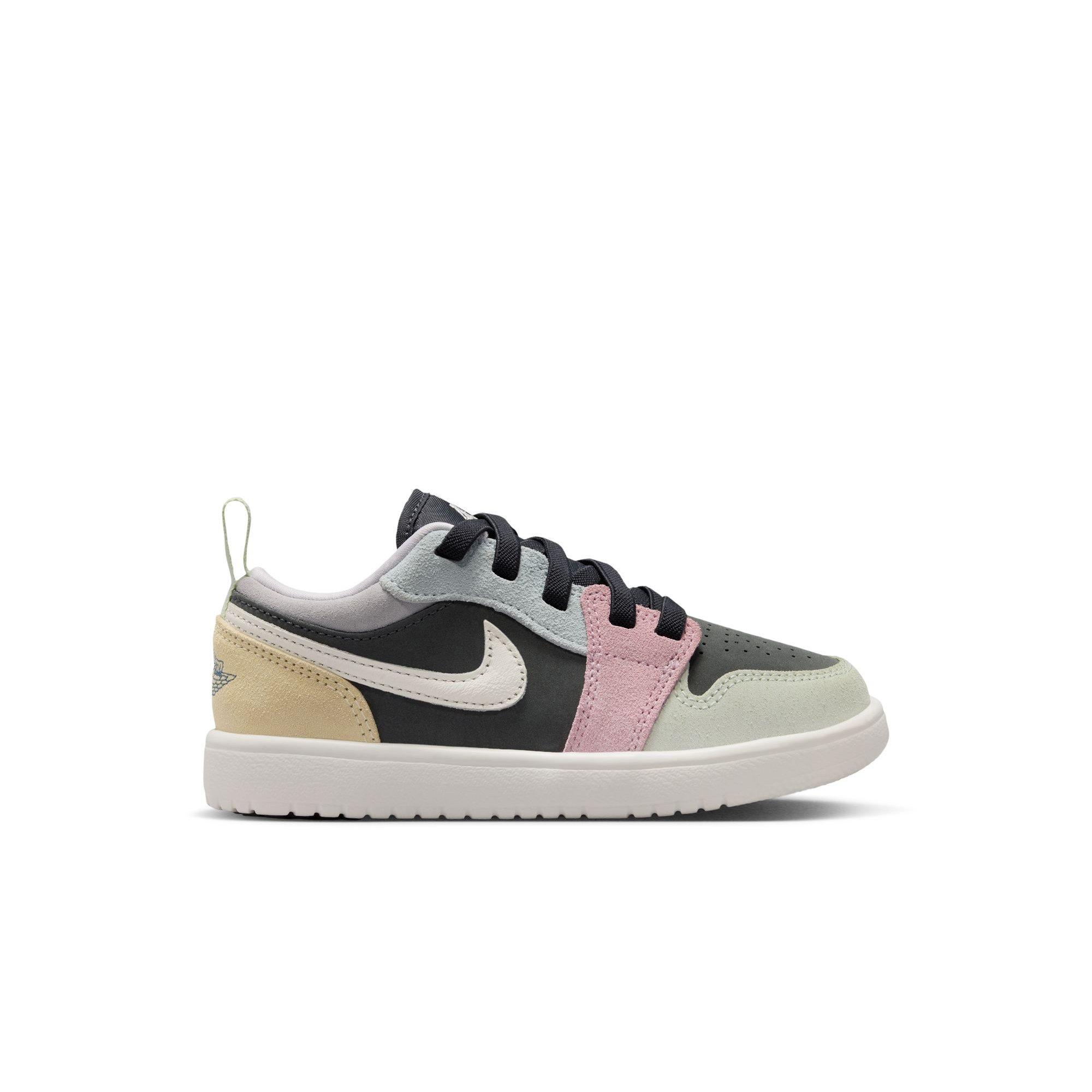 Jordan 1 Low Alt SE 